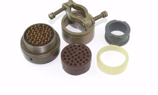 Amphenol Industriyel PT06E-14-15PX(SR) Konnektörü