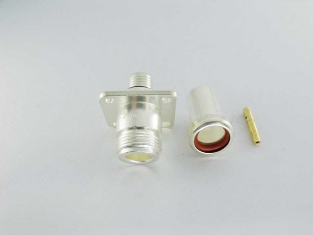225089-4 Rf Askeri Konnektör