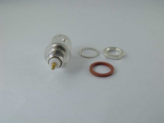 Amphenol RF M39012/13-0001 Konnektör